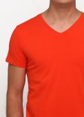 Футболка мужская V-вырез Only Man оранжевая с маленьким оранжевым логотипом сзади