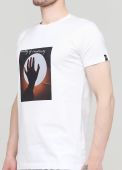Футболка мужская Only Man белая с рисунком Рука-Луна